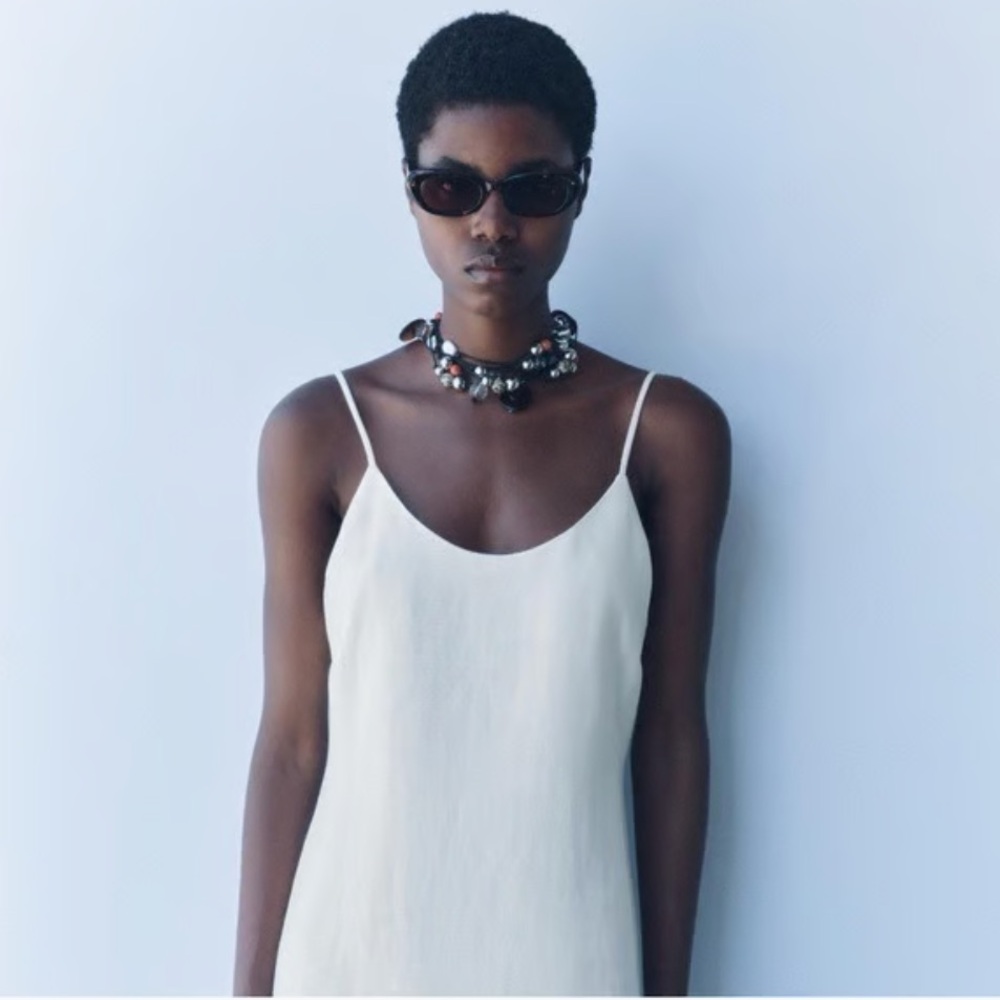 Linen Zara Dress - Picture 3 of 13